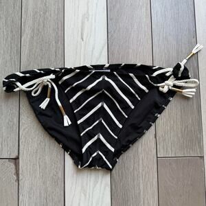 Robin piccone black white